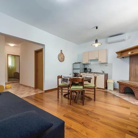 In With Kitchen