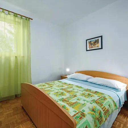 Apartman Front In With Wifi