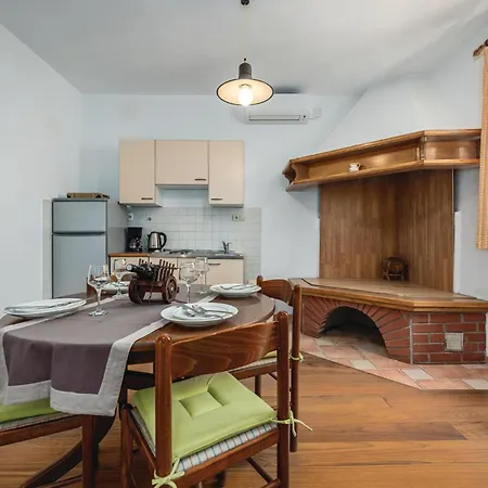 In With Kitchen